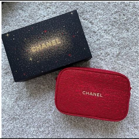 chanel makeup bag christmas|chanel cosmetic bag price.